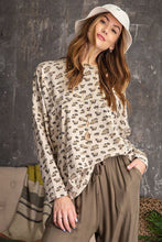 Load image into Gallery viewer, Leopard Printed Knit Top
