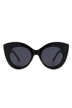 Load image into Gallery viewer, Oversize Cat Eye Sunglasses with Pearl Design