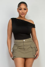 Load image into Gallery viewer, One-shoulder Twisted Detail Silky Top