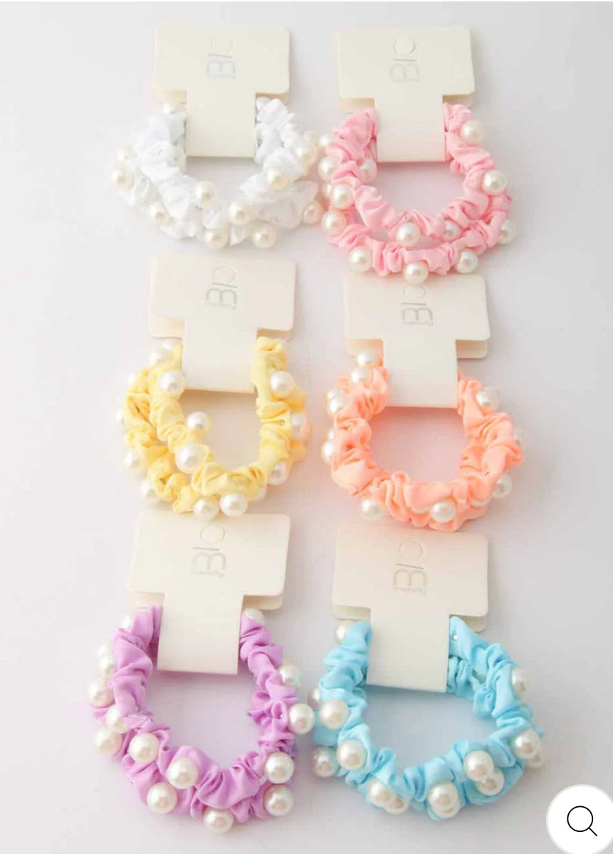 Pearl Scrunchie Set