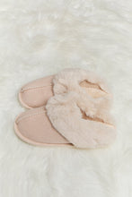 Load image into Gallery viewer, Melody Fluffy Indoor Slippers