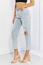Load image into Gallery viewer, VERVET Stand Out Full Size Distressed Cropped Jeans